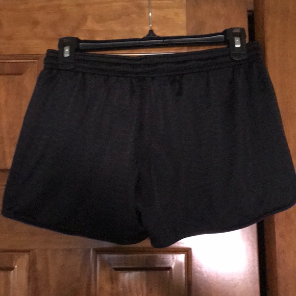 Reversible Mesh Shorts - Picture 3 of 7